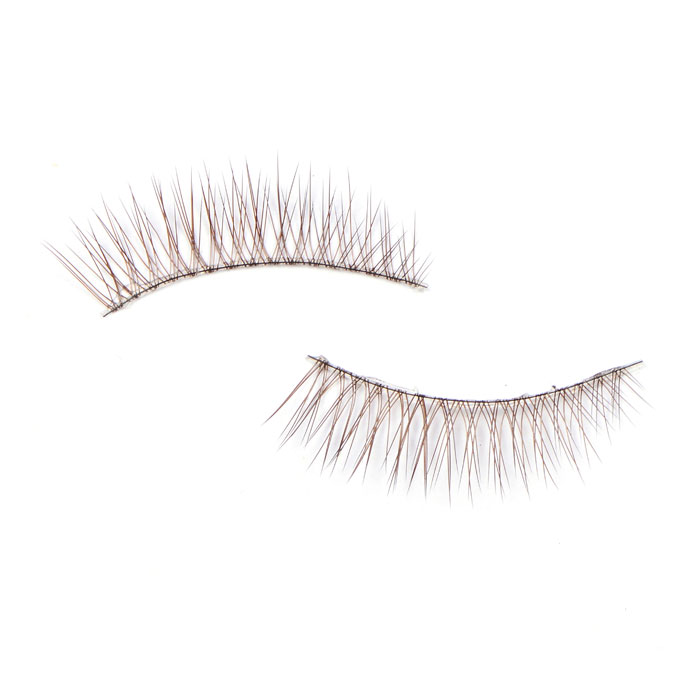 Quelle est la particularité des cils Color Silk Lashes ?